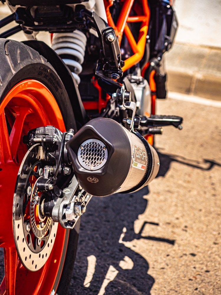 Exhaust compatible with Ktm 250 Duke 2017-2020, GP Evo4 Poppy, Slip-on exhaust including removable db killer and link pipe 