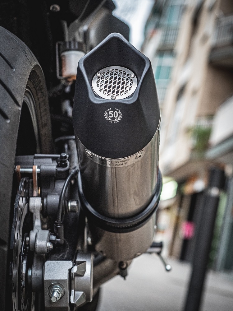 Pot echappement compatible avec Yamaha Xsr 700 2017-2020, Gpe Ann. titanium, Pot échappement complet, non légal pour les pays de l'UE, avec db killer amovible 